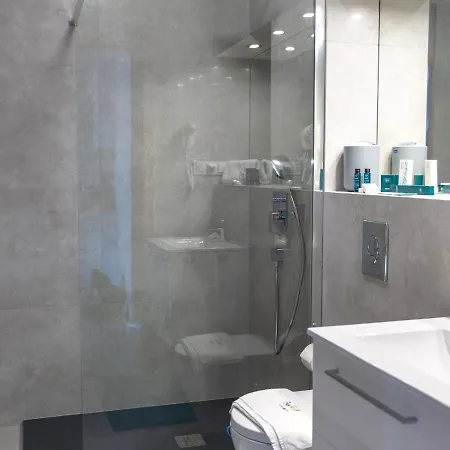 Comfortable Apartment, 2 Bedrooms, Terrace, * 里沃