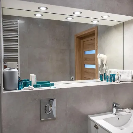 Comfortable Apartment, 2 Bedrooms, Terrace, *