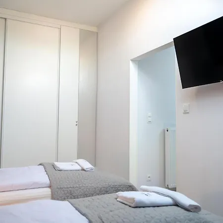 Comfortable Apartment, 2 Bedrooms, Terrace, 公寓 里沃